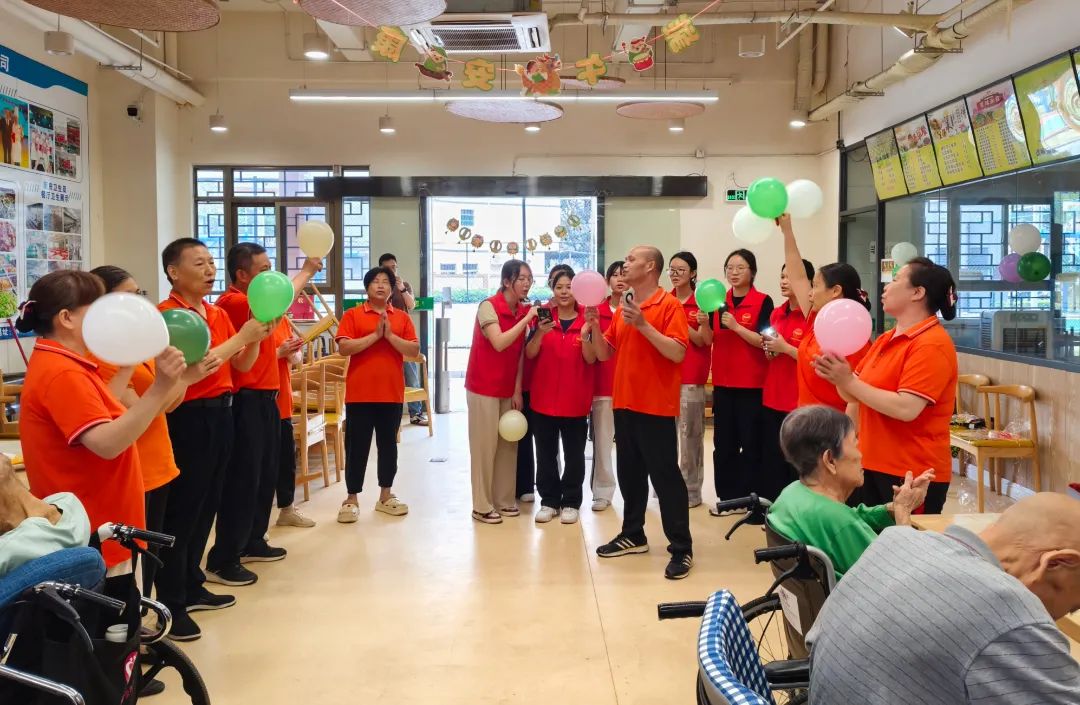 护理学院|“粽香情浓迎端午敬老爱老送健康”